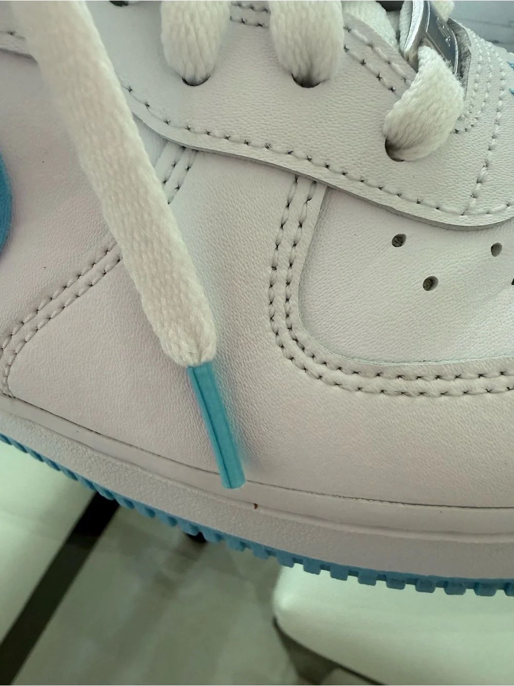 Nike clean low